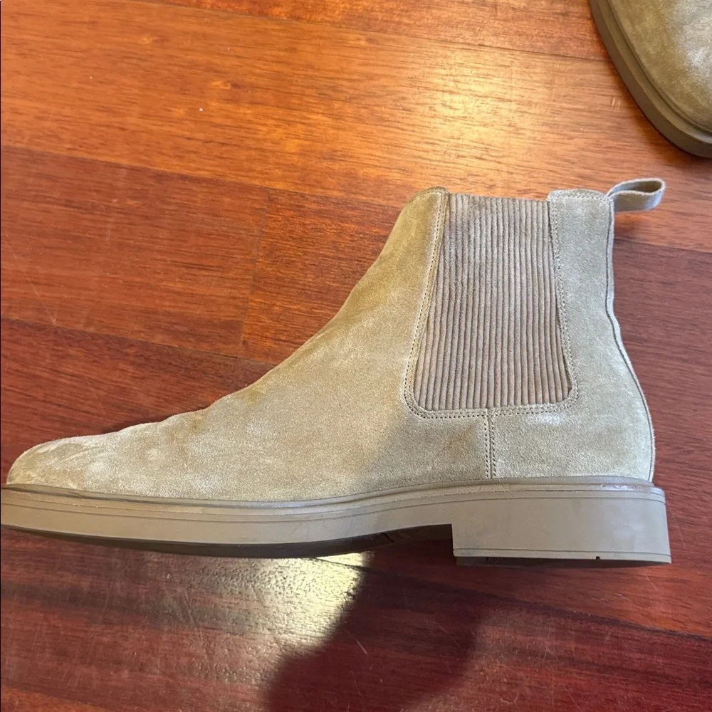 Vince Men’s Tan Suede Chelsea Boots, 12